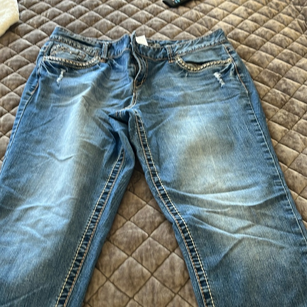 Maurices capris